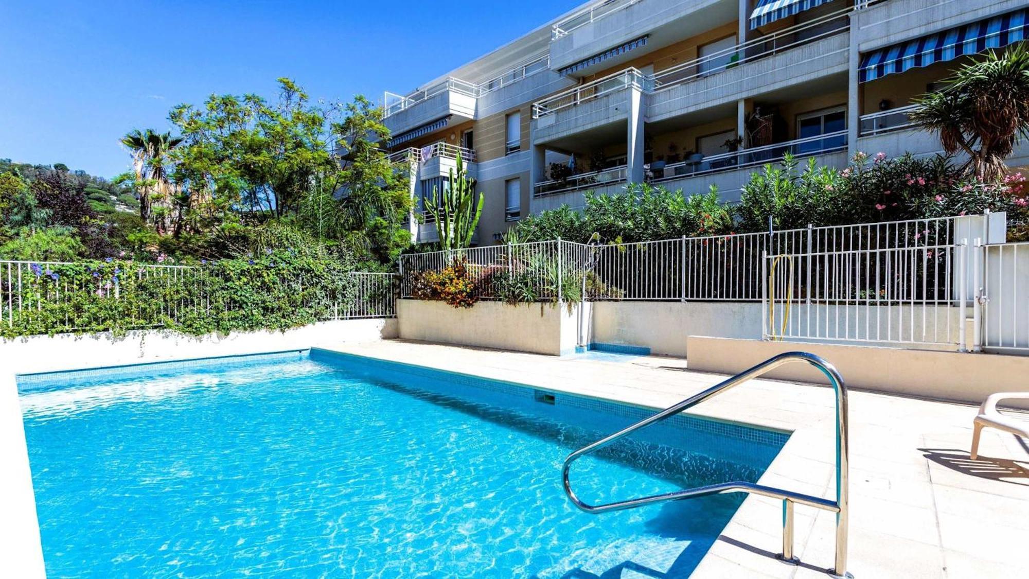 Apartment B014 Spacieux 2 Piscine Parking 4min *